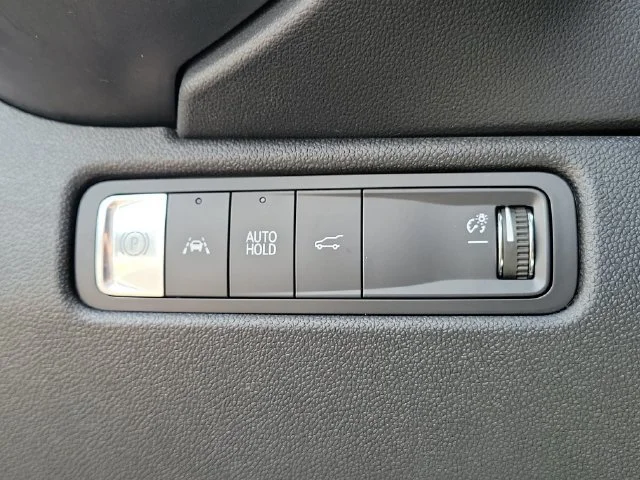 2024 Chevrolet Equinox EV Launch Edition - Photo 27