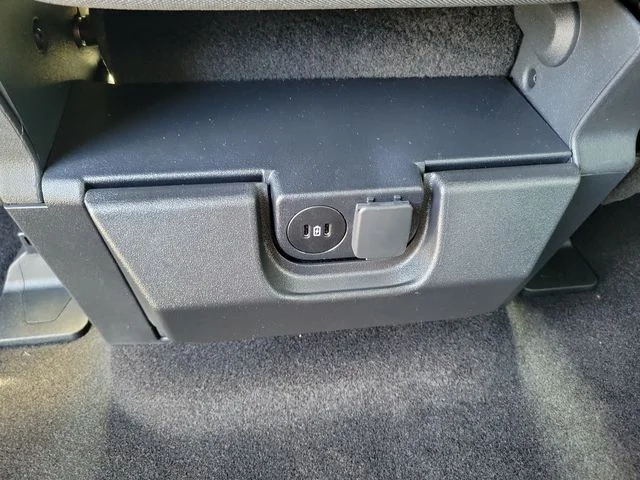 New 2026 Carbonized Gray Metallic Ford XLT image 15