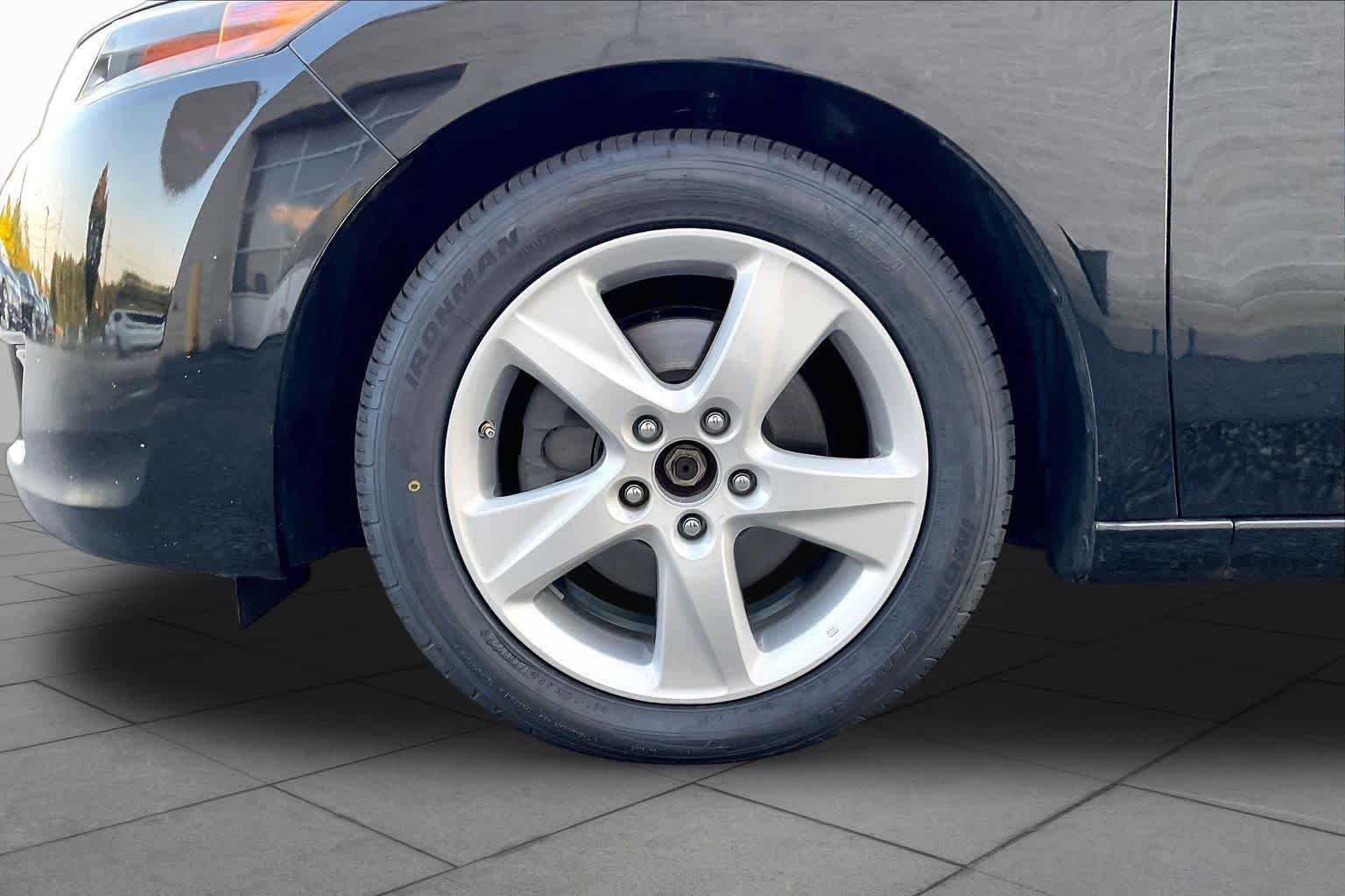 Used 2010 Crystal Black Pearl Acura  image 10