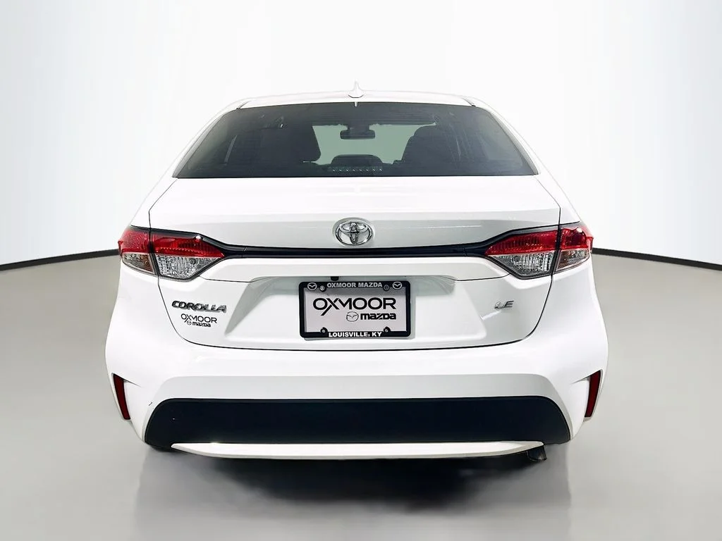 Used 2022 White Toyota LE image 6