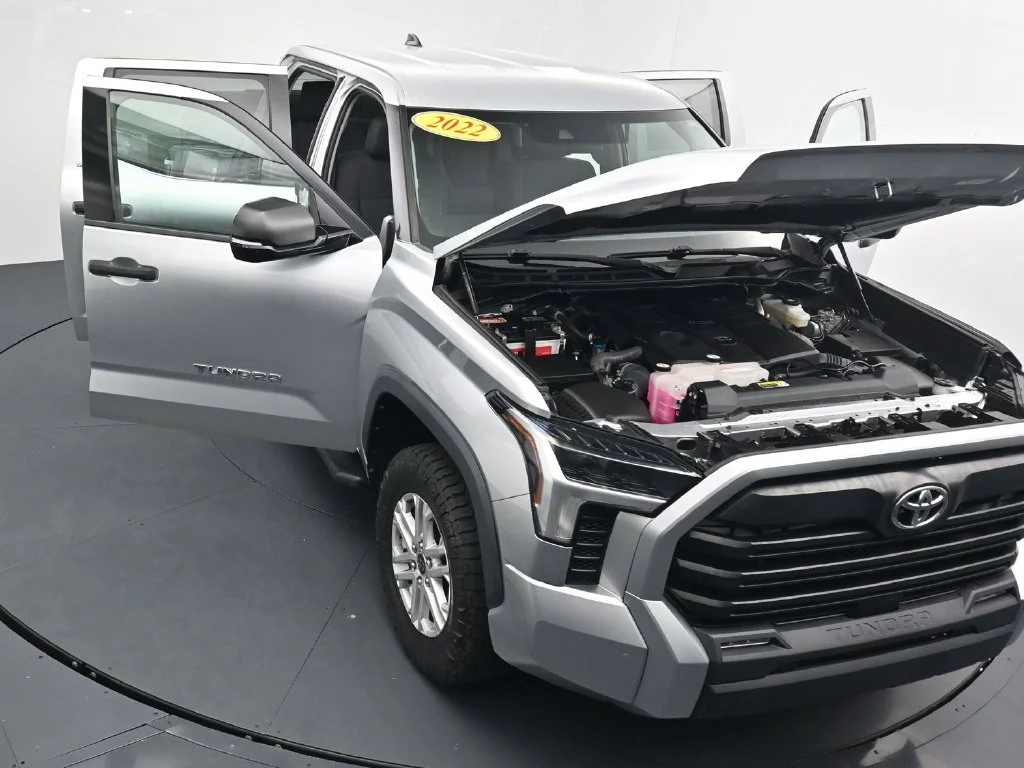 Used 2022 Silver Toyota SR5 image 38