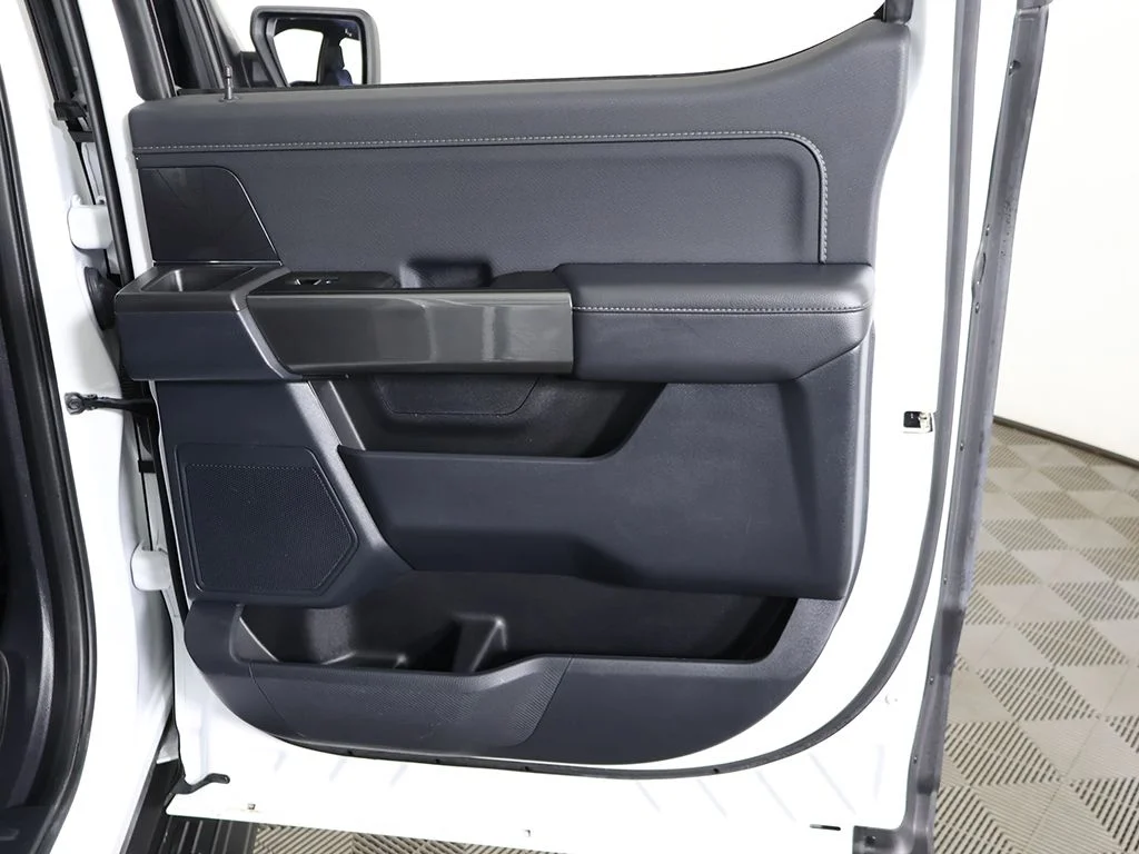 Used 2023 Oxford White Ford XLT image 26