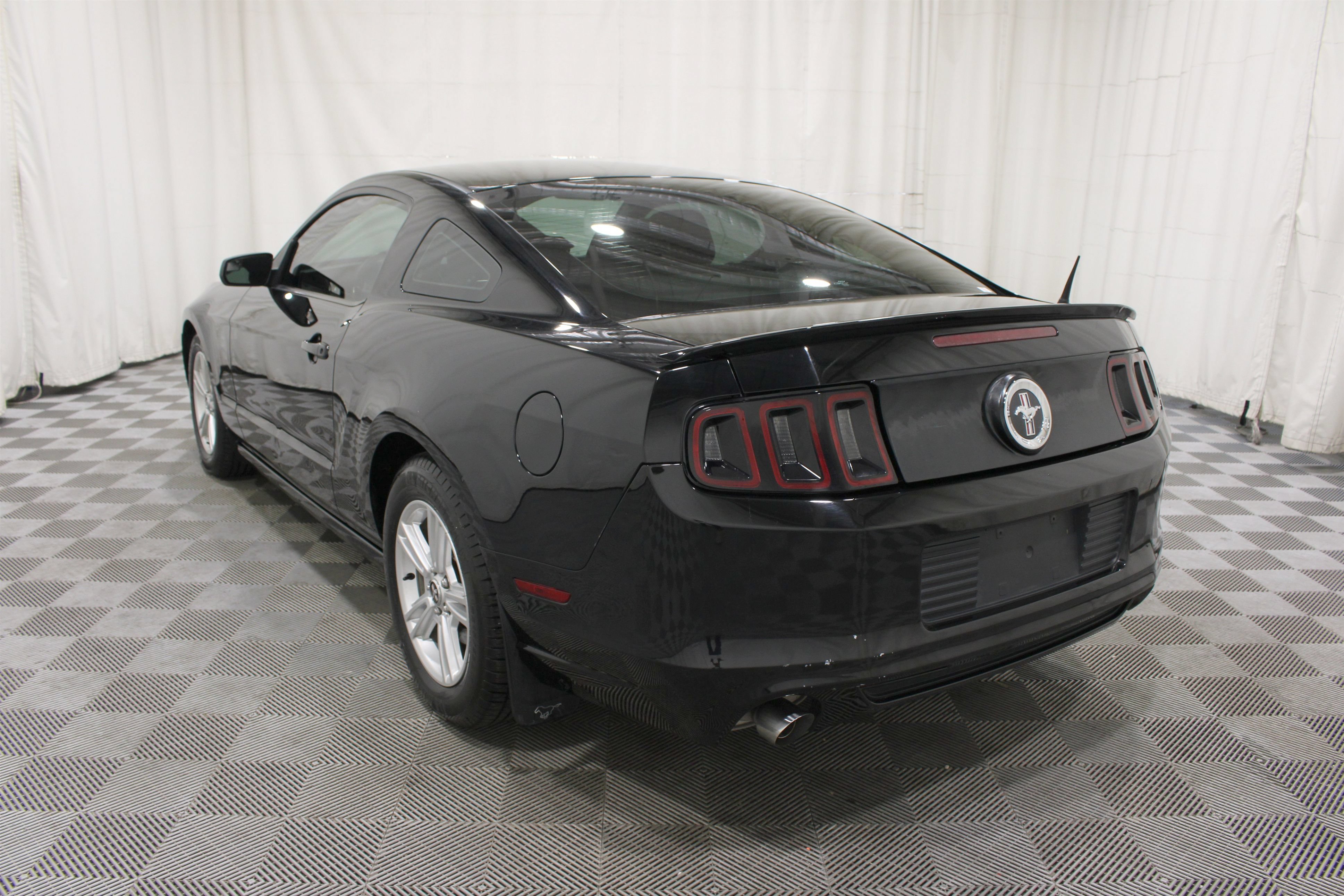 Used 2013 Black Ford V6 image 26