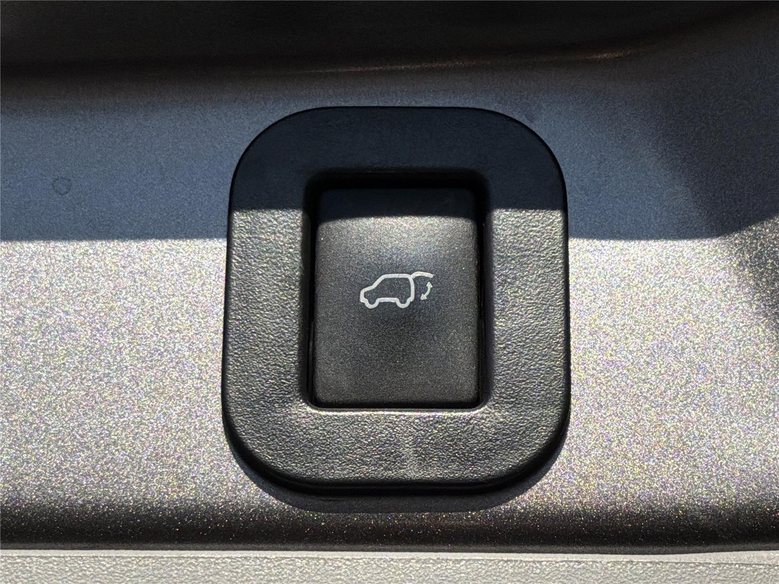Used 2020 Predawn Gray Mica Toyota XLE image 32