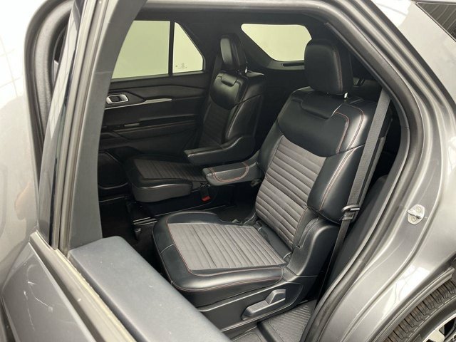 Used 2025 Carbonized Gray Metallic Ford ST-Line image 12