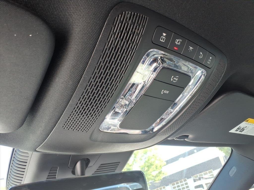 Used 2025 Polar White Mercedes-Benz GLA 250 image 33