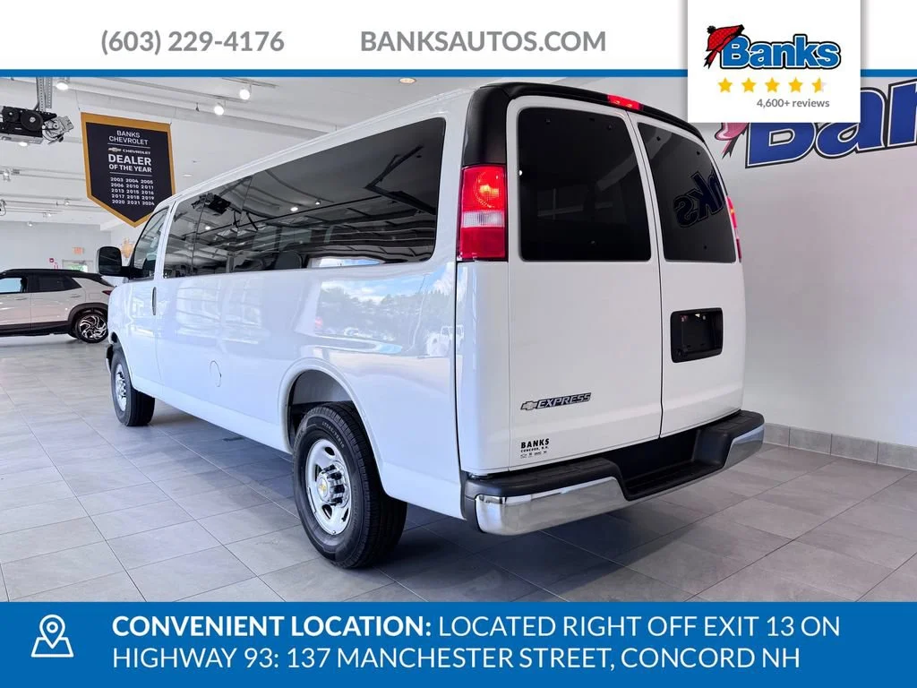 Used 2025 Summit White Chevrolet 1LT image 5
