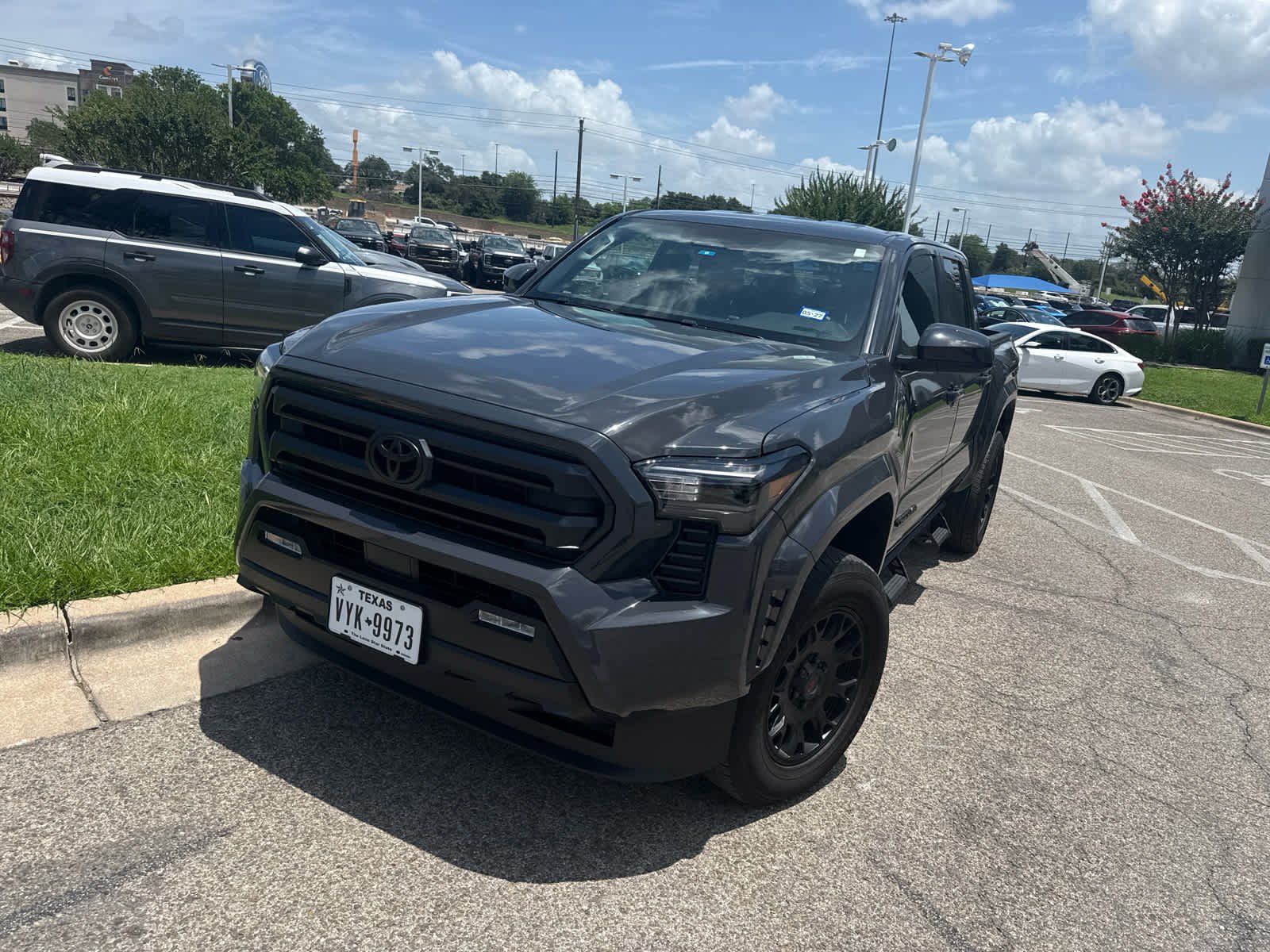 Used 2025 Underground Toyota SR5 image 3