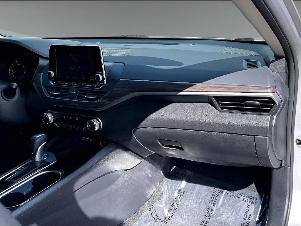 Used 2024 Brilliant Silver Metallic Nissan 2.5 SV image 13
