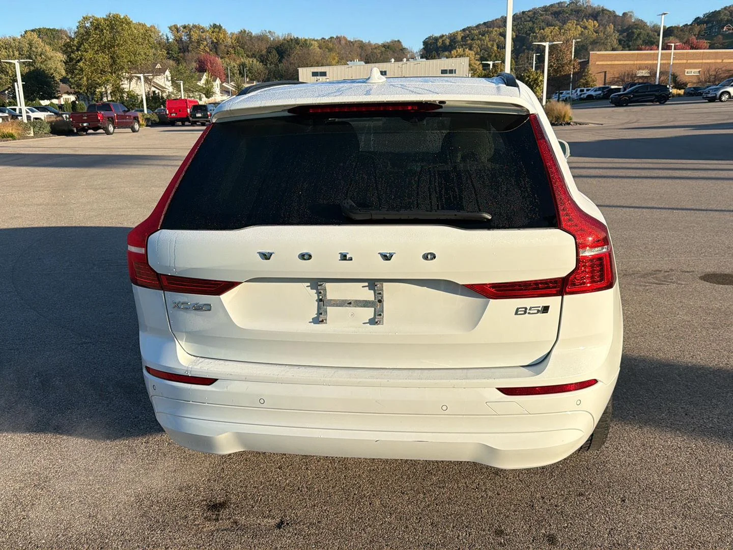 Used 2022  Volvo Momentum image 3