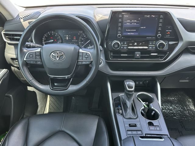 Used 2021  Toyota XLE image 11