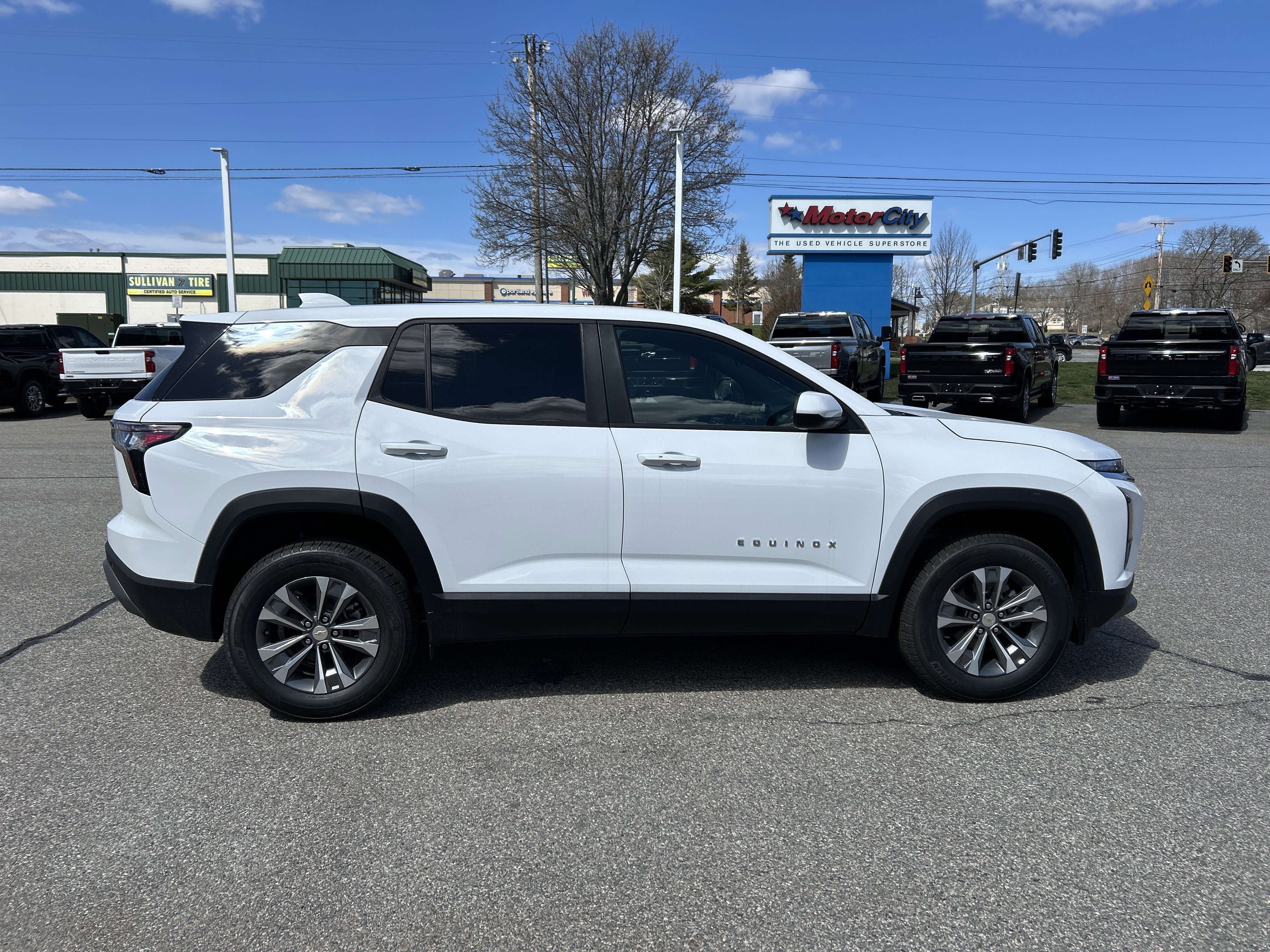 New 2026 Summit White Chevrolet LT image 7