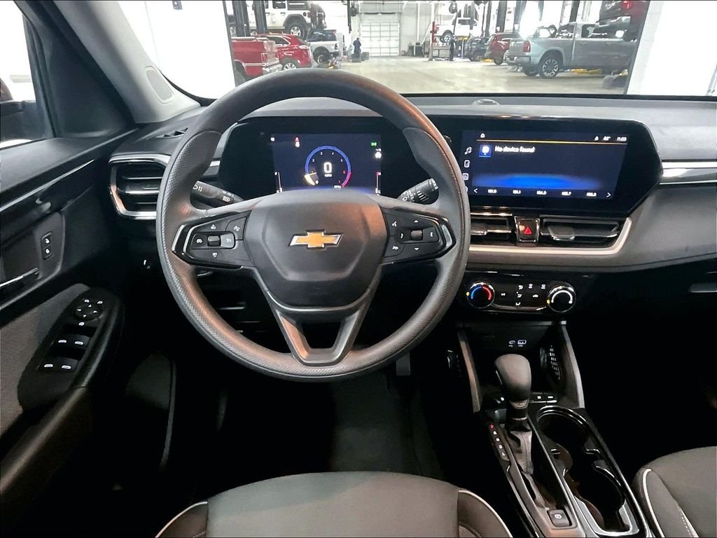 Used 2025 Red Chevrolet LT image 17