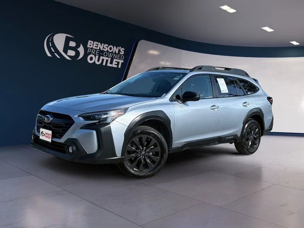 Used 2025 Silver Subaru Onyx Edition image 1