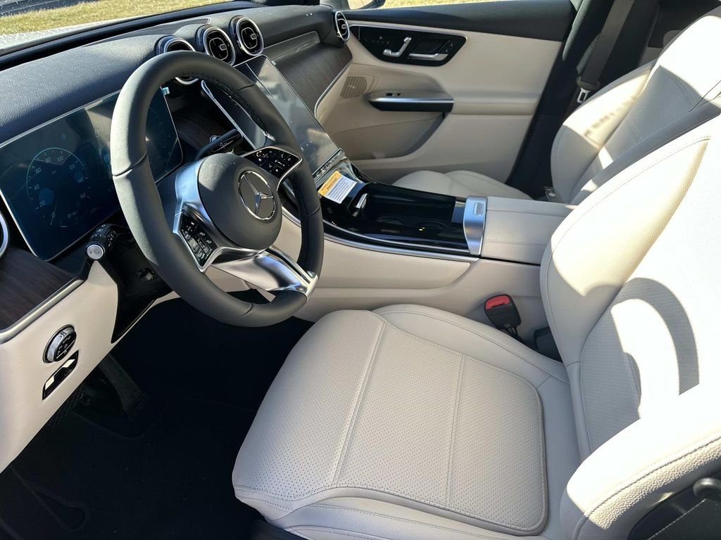 Used 2026 Polar White Mercedes-Benz GLC 300 image 15