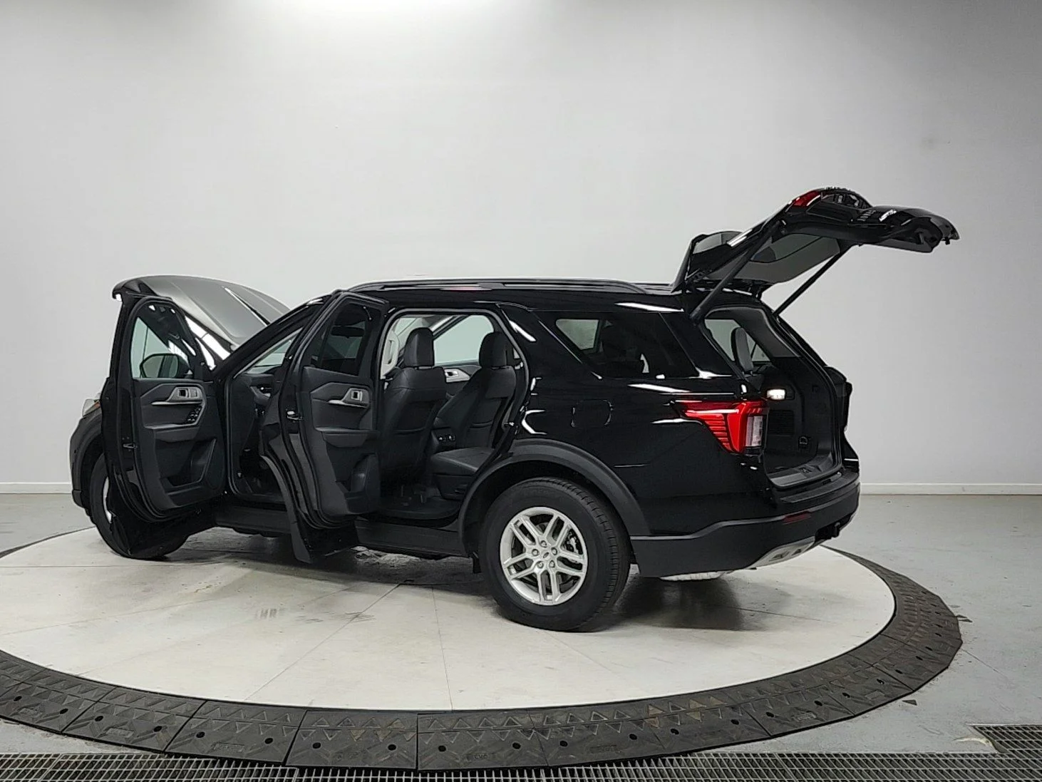 New 2026 Black Ford Active image 13