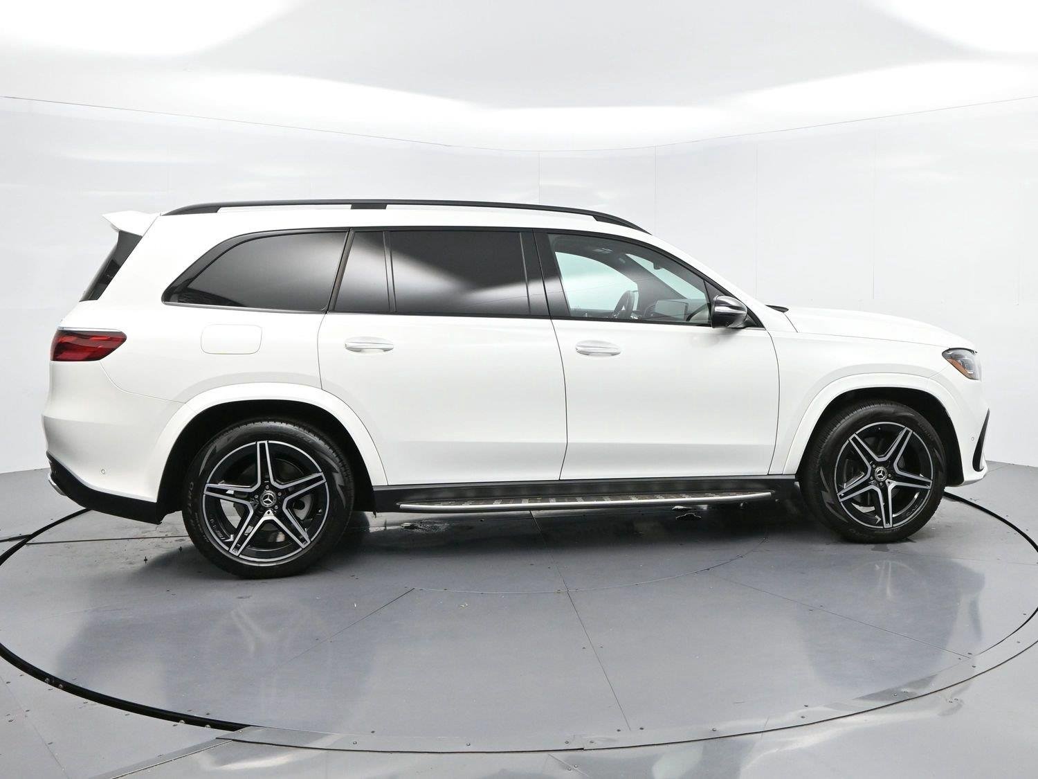 Used 2025 Polar White Mercedes-Benz GLS 450 image 8
