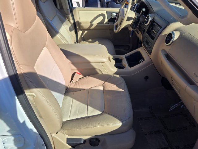 Used 2004 White Ford Eddie Bauer image 7