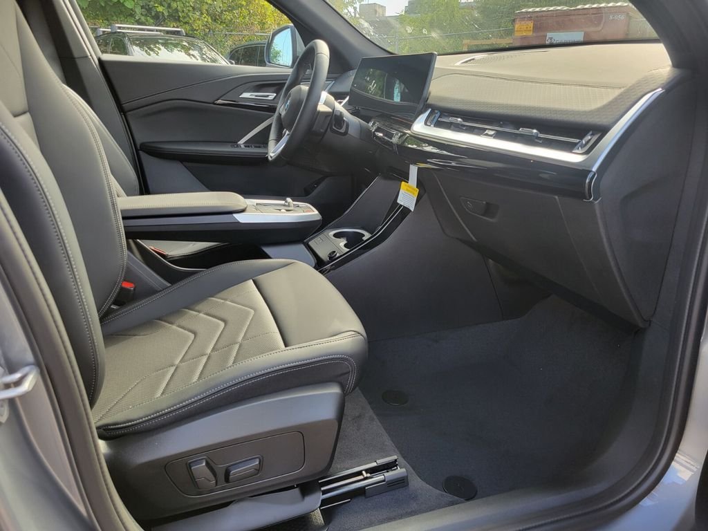 2026 BMW X2 28i - Photo 12