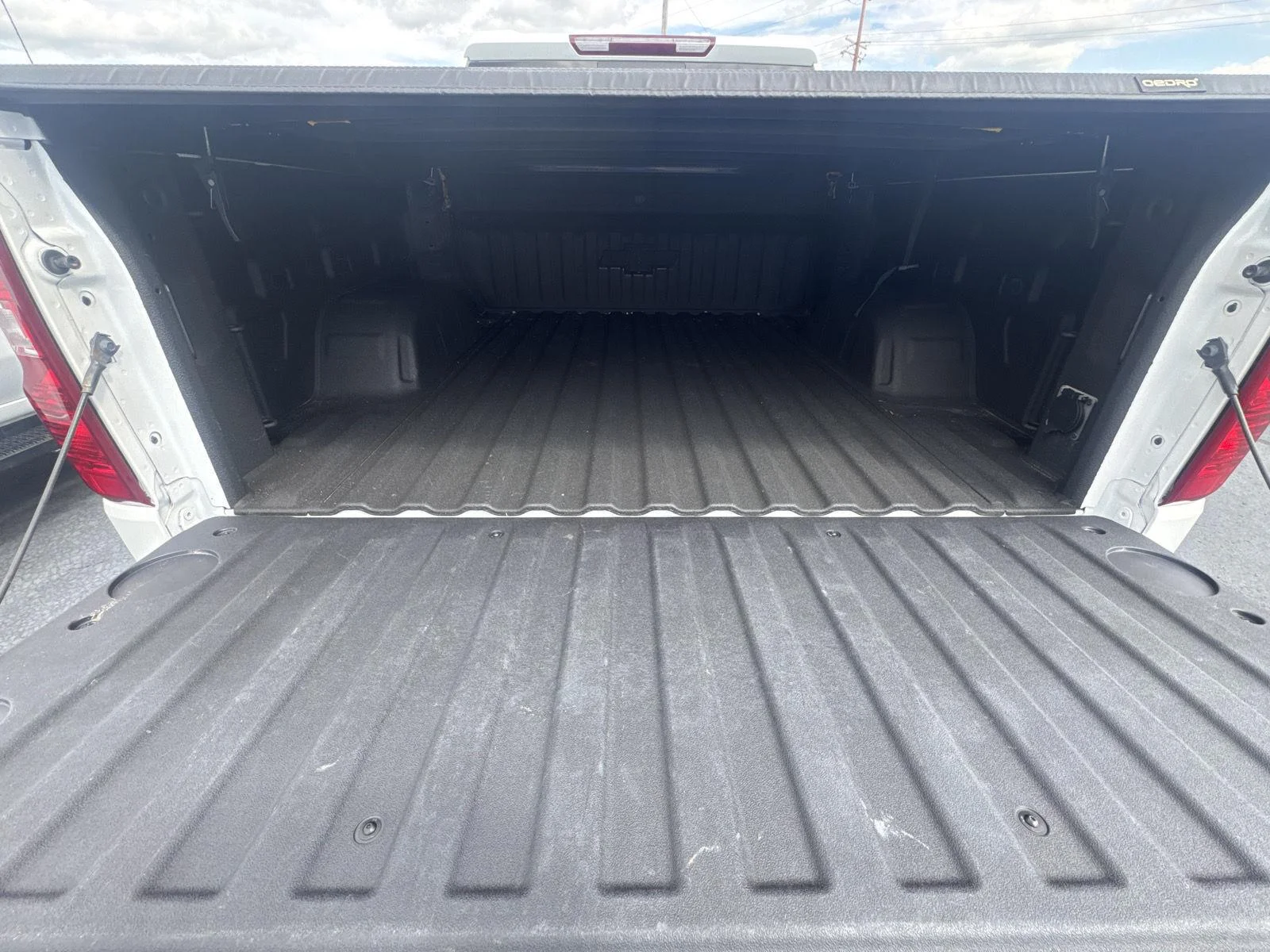 Used 2023 Summit White Chevrolet LT image 13