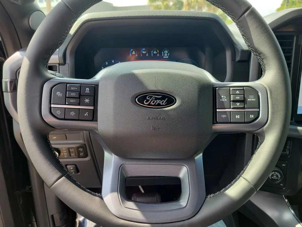 New 2026 Agate Black Metallic Ford XLT image 18