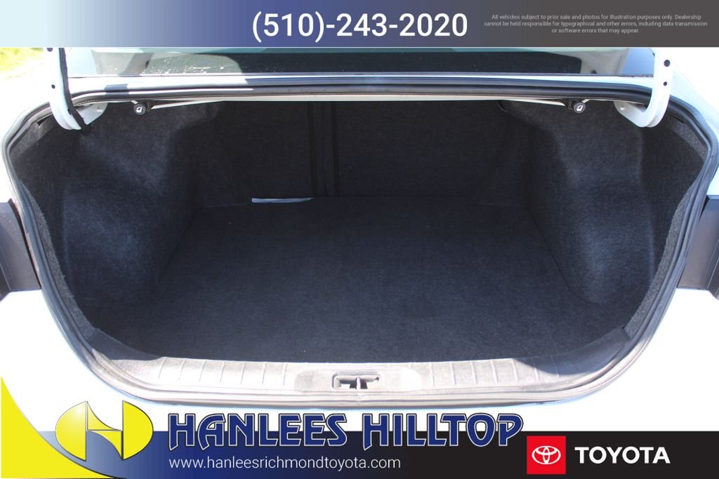 Used 2021 White Nissan 2.5 SR image 10