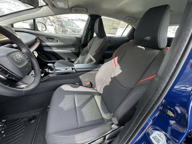 2026 Toyota Prius Plug-in Hybrid SE - Photo 15