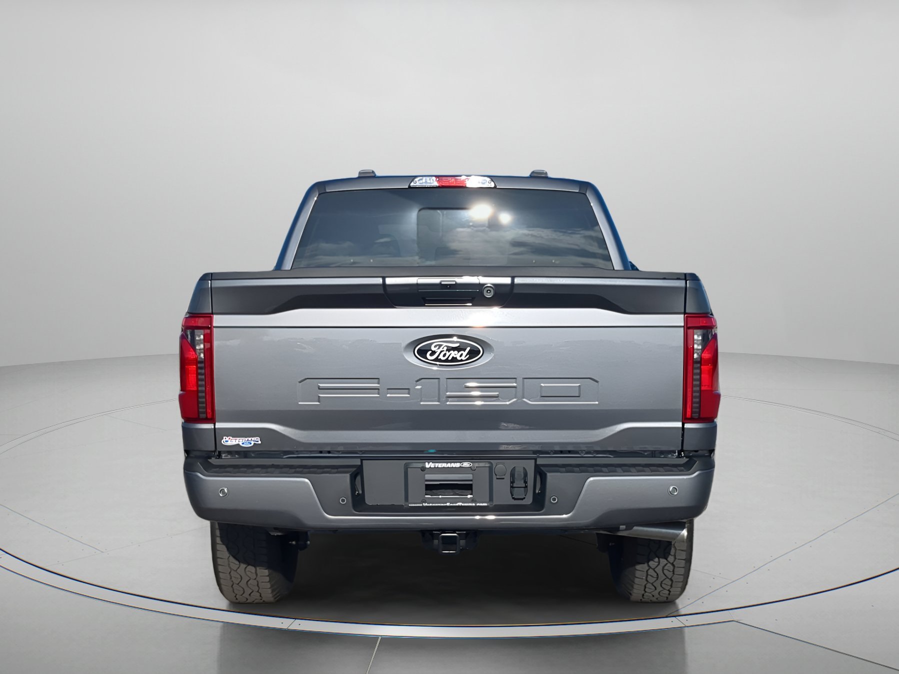 New 2026 Carbonized Gray Metallic Ford XLT image 38