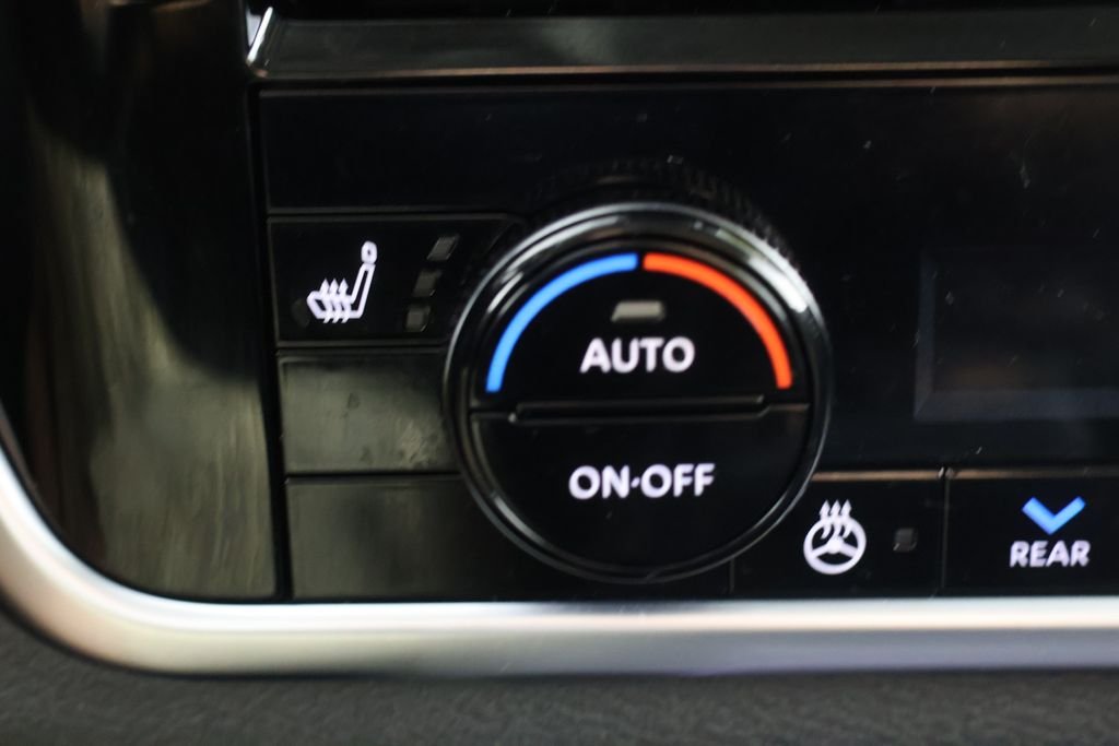 Used 2024 Deep Ocean Blue Nissan Platinum image 15
