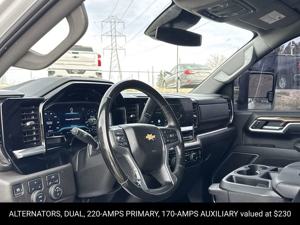 Used 2025 Summit White Chevrolet LT image 14