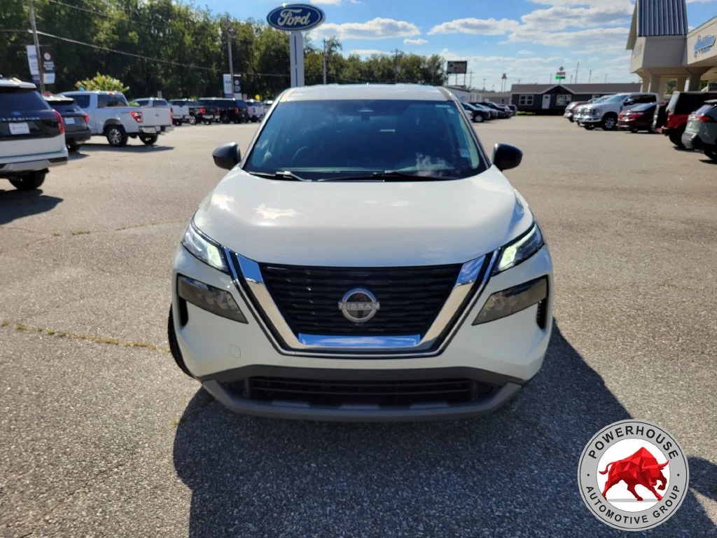 Used 2023 White Nissan S image 10