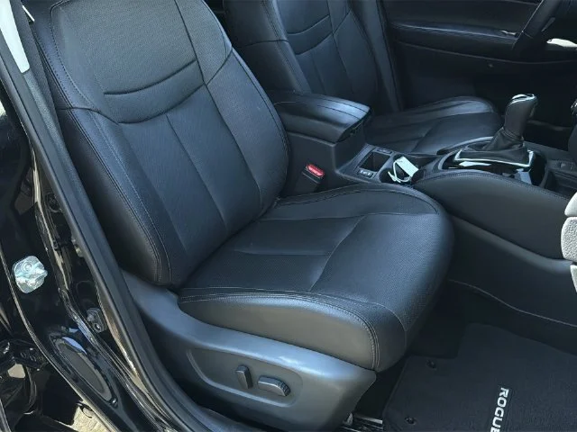 Used 2019 Black Nissan SL image 36