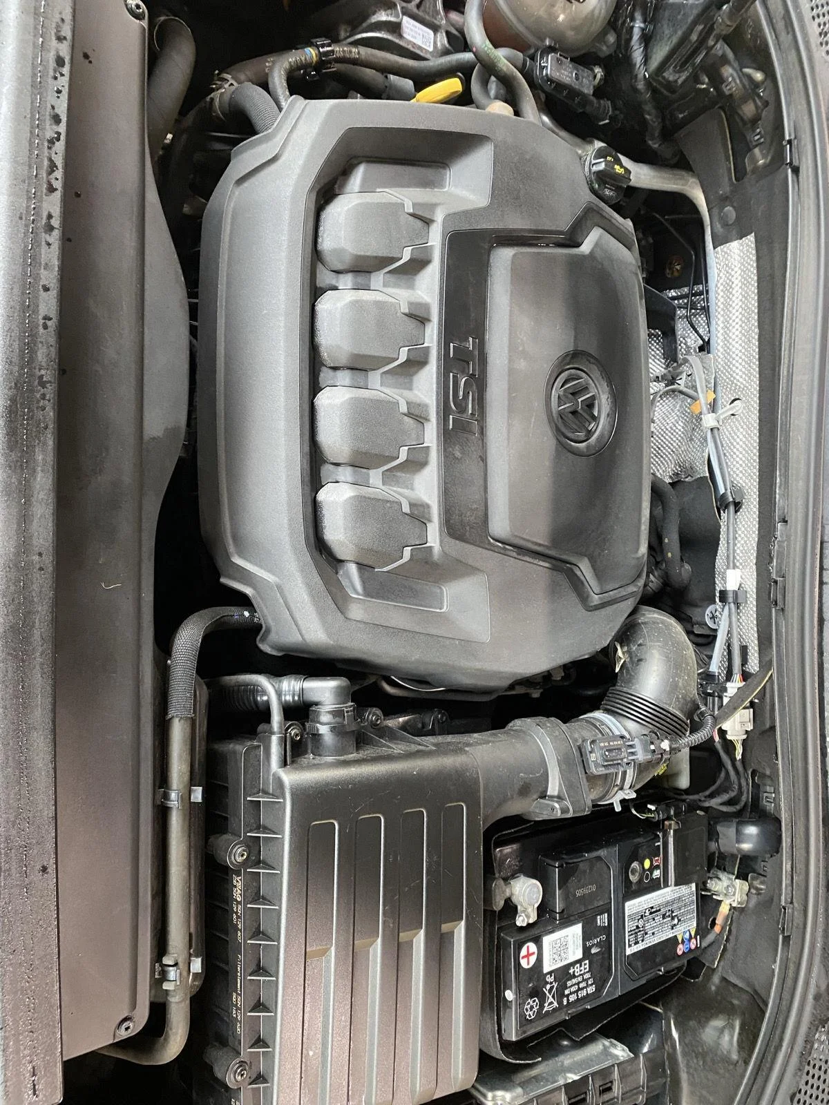 Used 2020 Deep Black Pearl Volkswagen SEL Premium R-Line image 29