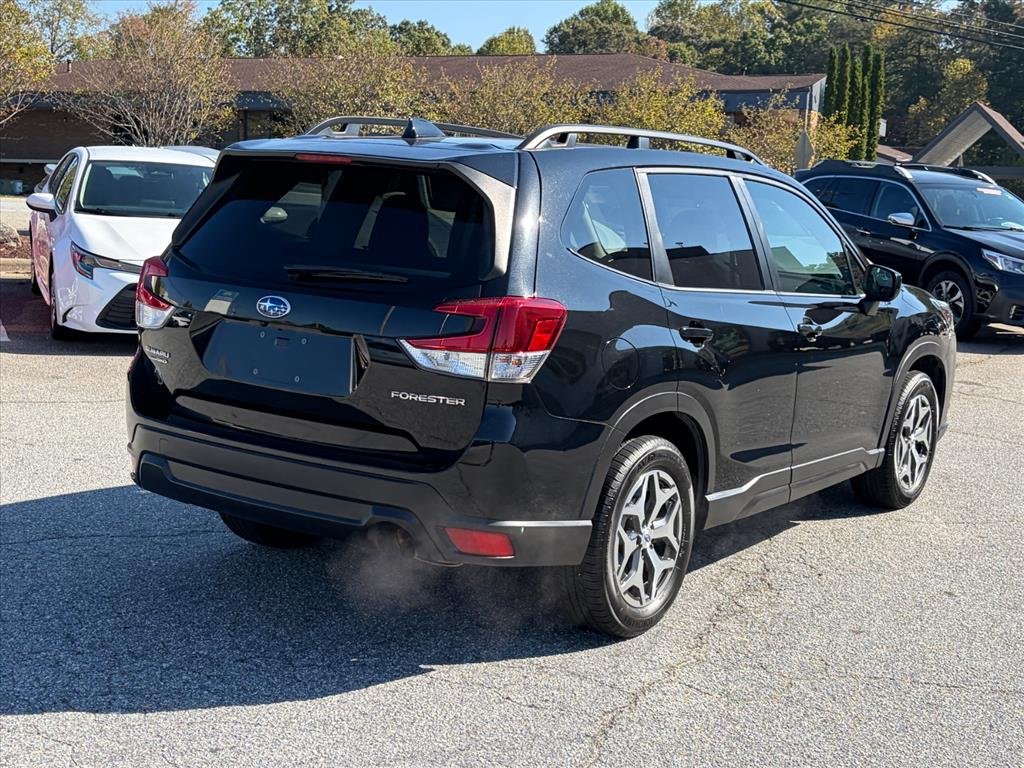 Used 2024 Crystal Black Silica Subaru Premium image 4