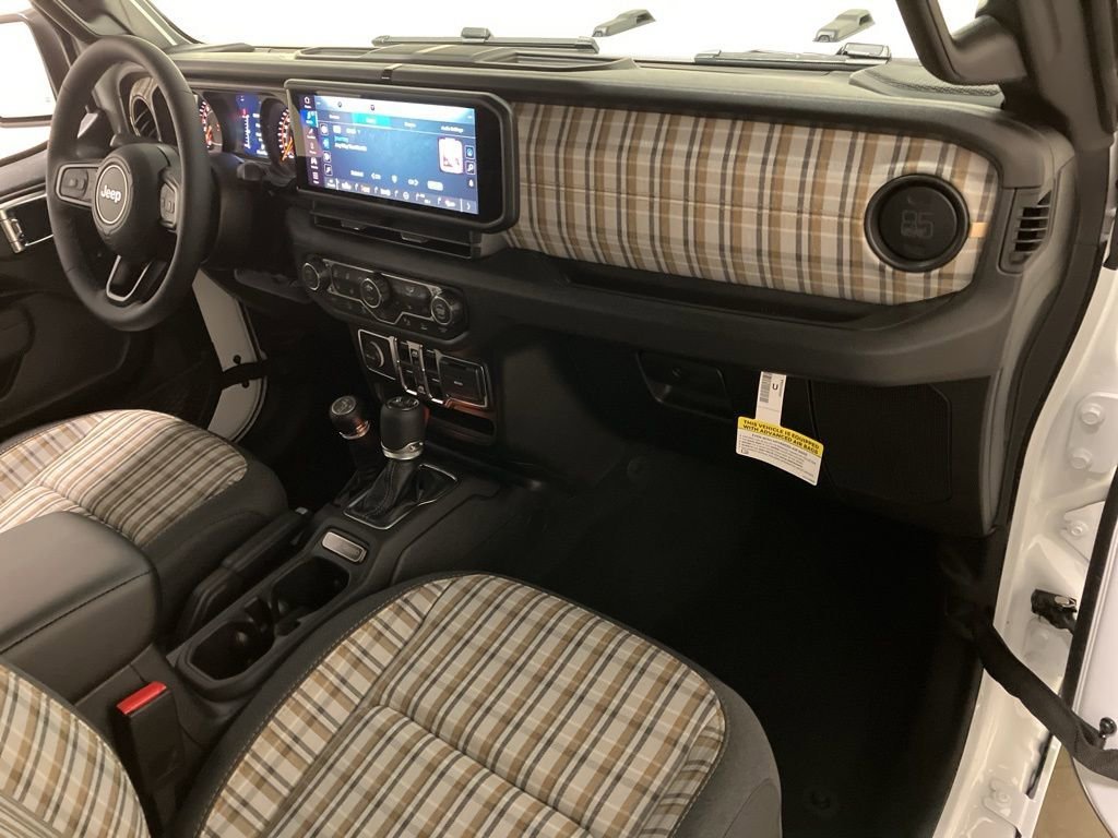 New 2026 Bright White Clear-Coat Exterior Paint Jeep 85th Anniversary image 14