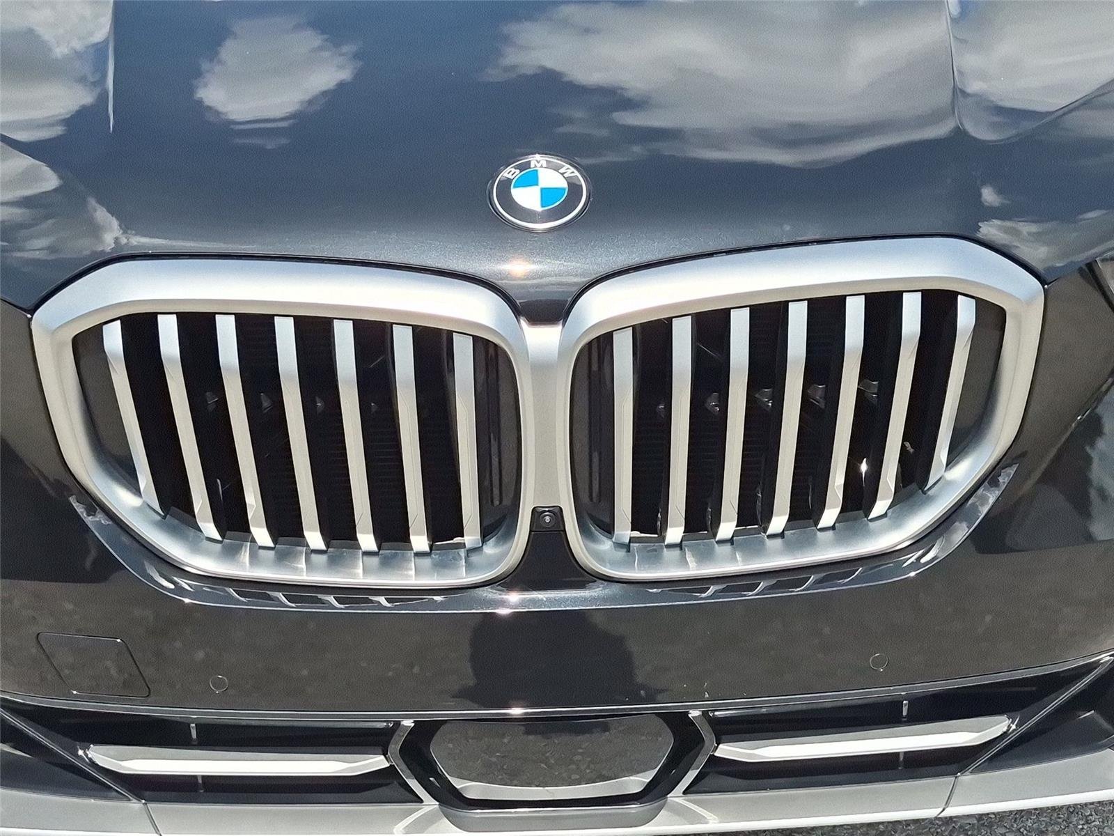 Used 2024 Black Sapphire Metallic BMW xDrive40i image 14