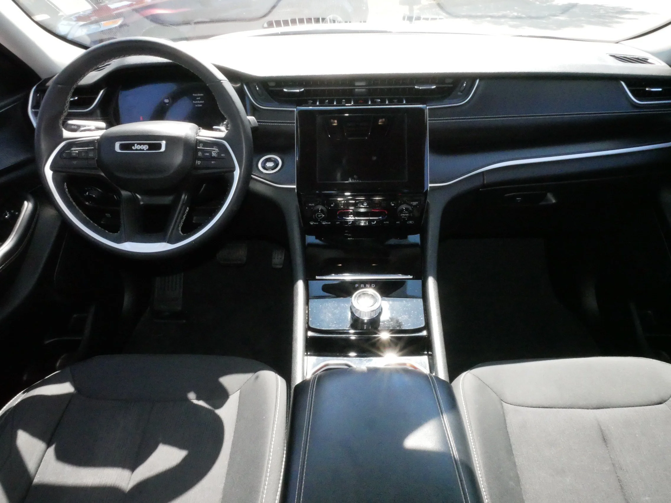 Used 2023 Bright White Clearcoat Jeep Laredo image 10