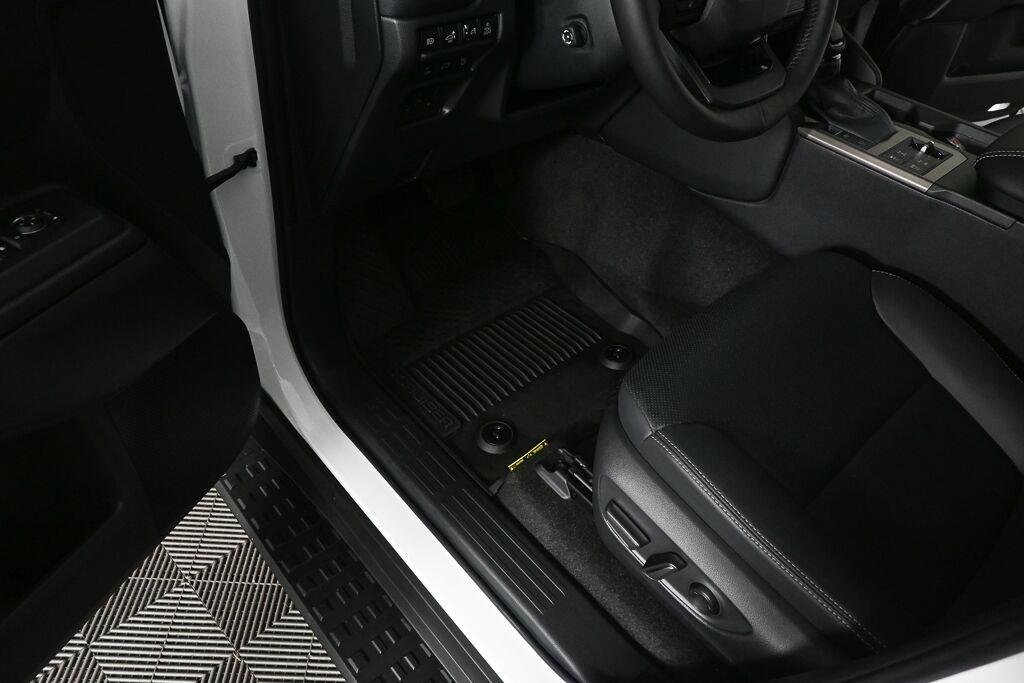 Used 2027 Ice Cap Toyota BASE image 7