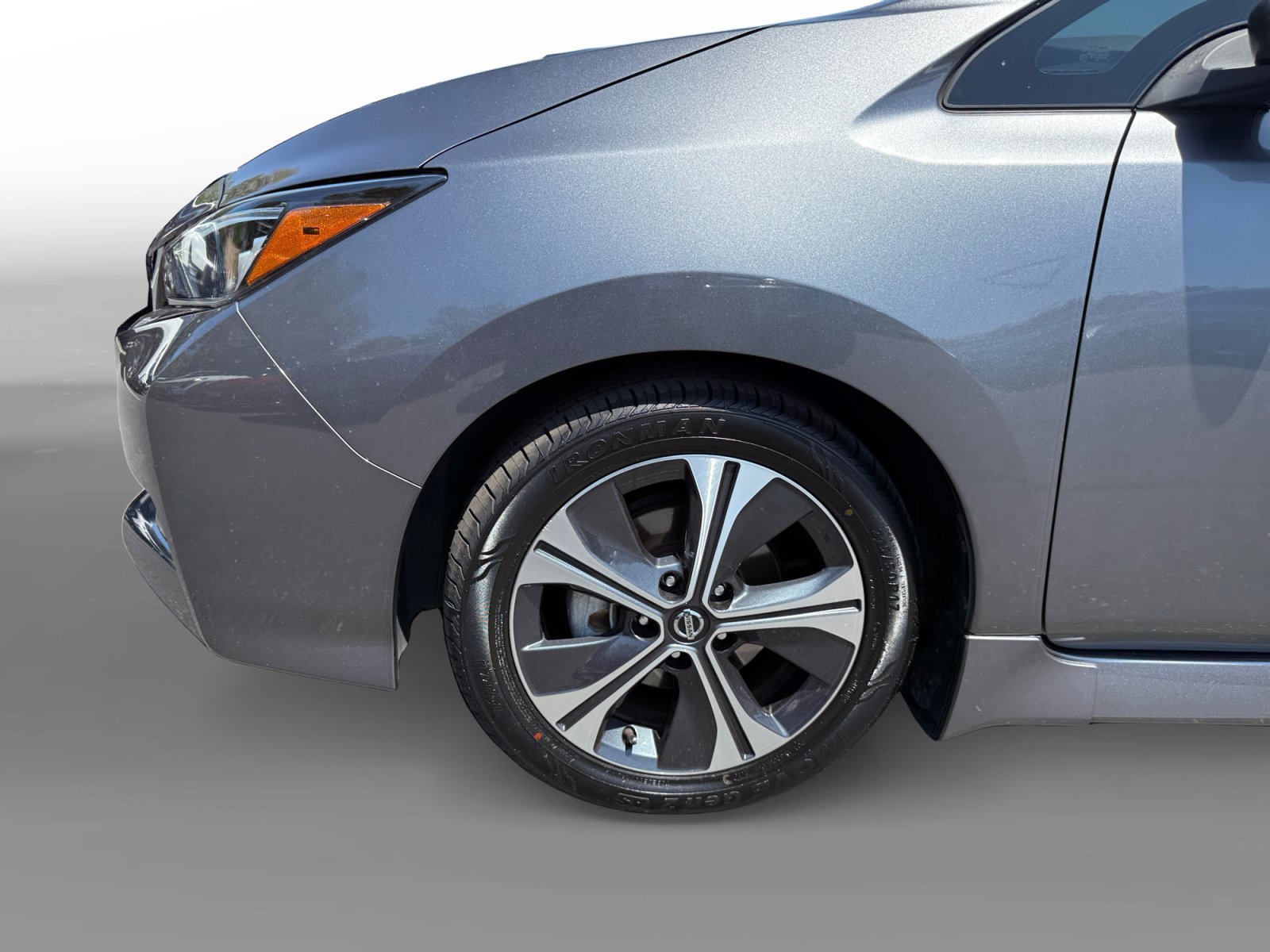 Used 2022 Gun Metallic Nissan SV image 9