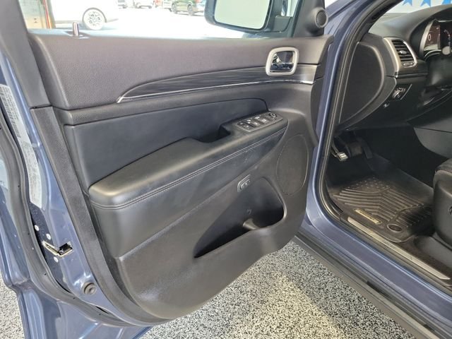 Used 2020 Blue Jeep Limited image 6