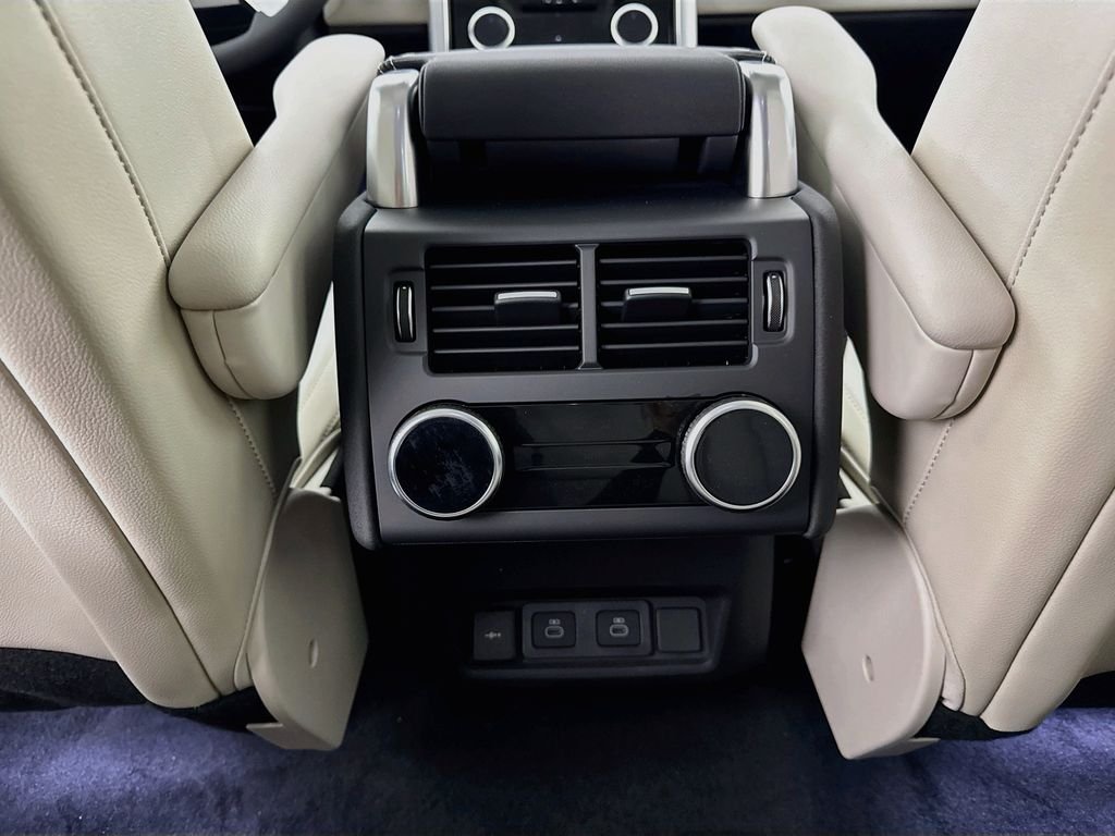 New 2026 Fuji White Land Rover Dynamic SE image 27