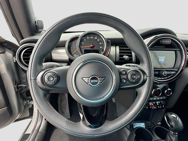 Used 2019 Gray MINI Signature image 11