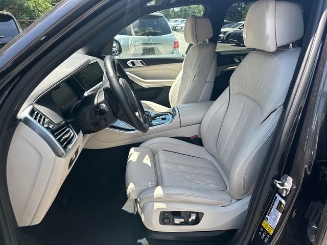 Used 2021 Gray BMW xDrive40i image 9