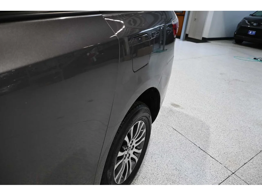 Used 2020 GRAY Toyota XLE Mobility Handicap Van image 40