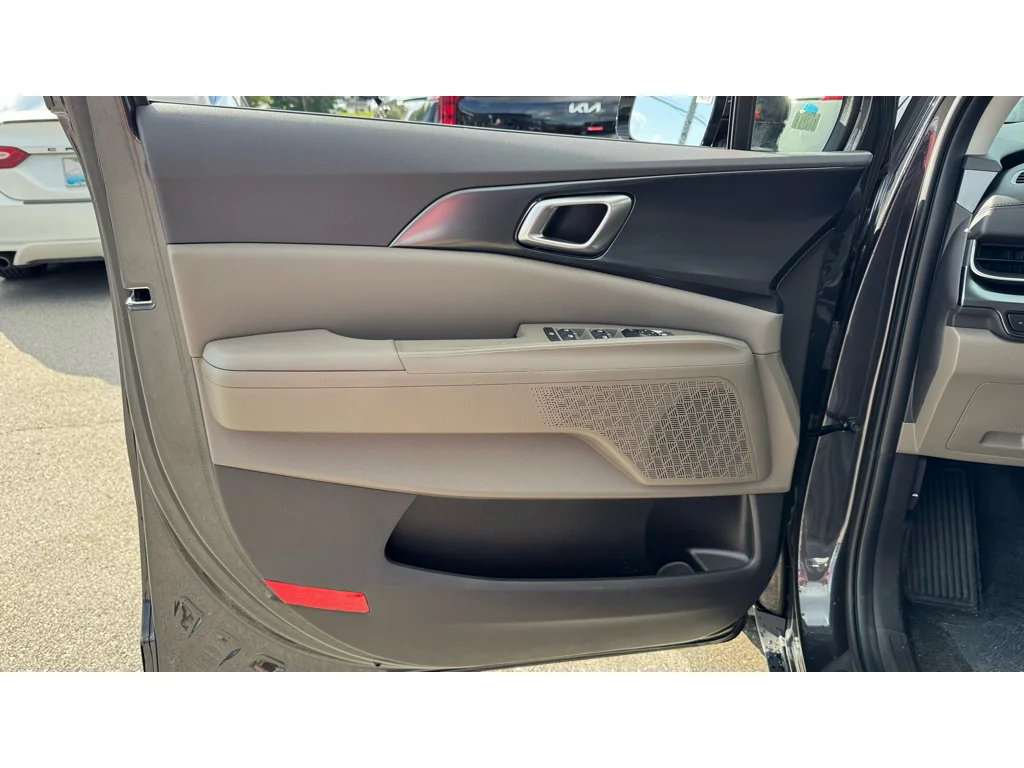 New 2027 Gry Kia LX image 22