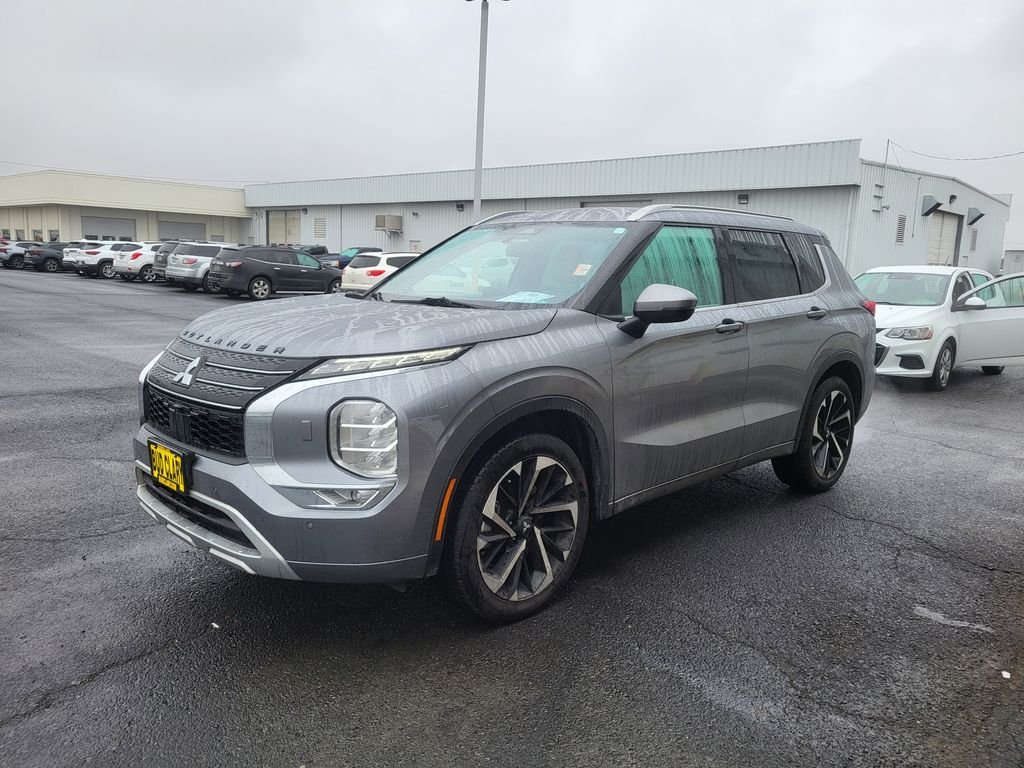2023 Mitsubishi Outlander SEL S-AWC's photo
