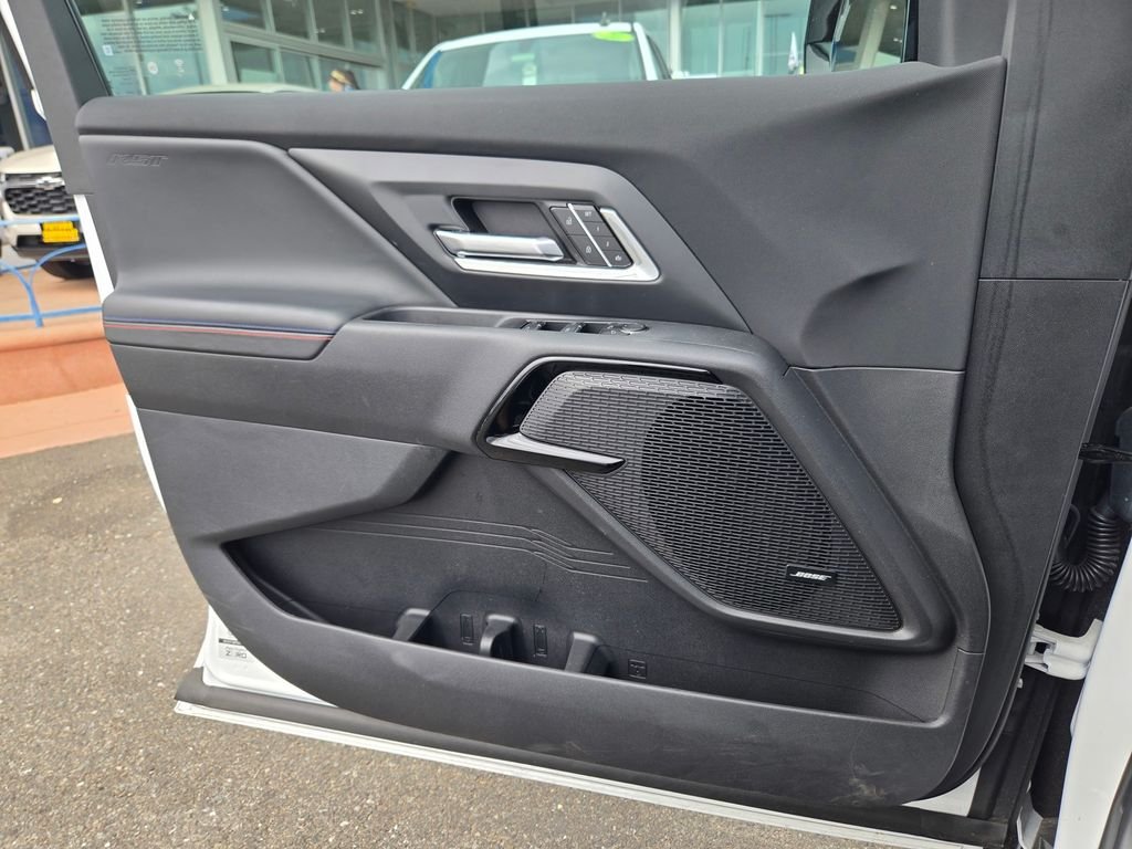 Used 2025 White Chevrolet RST image 13