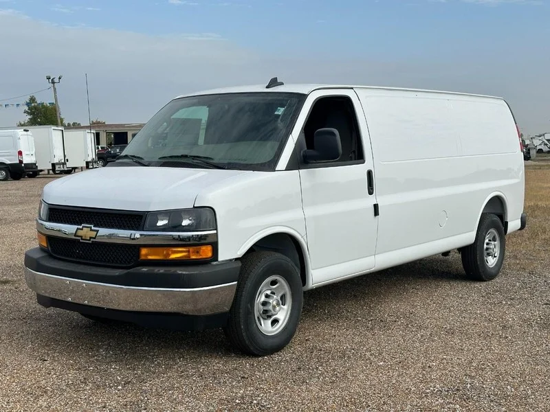 2025 Chevrolet Express 3500 Extended Work Van's photo