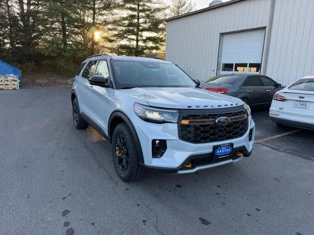 New 2026 Space White Metallic Ford Tremor® image 29