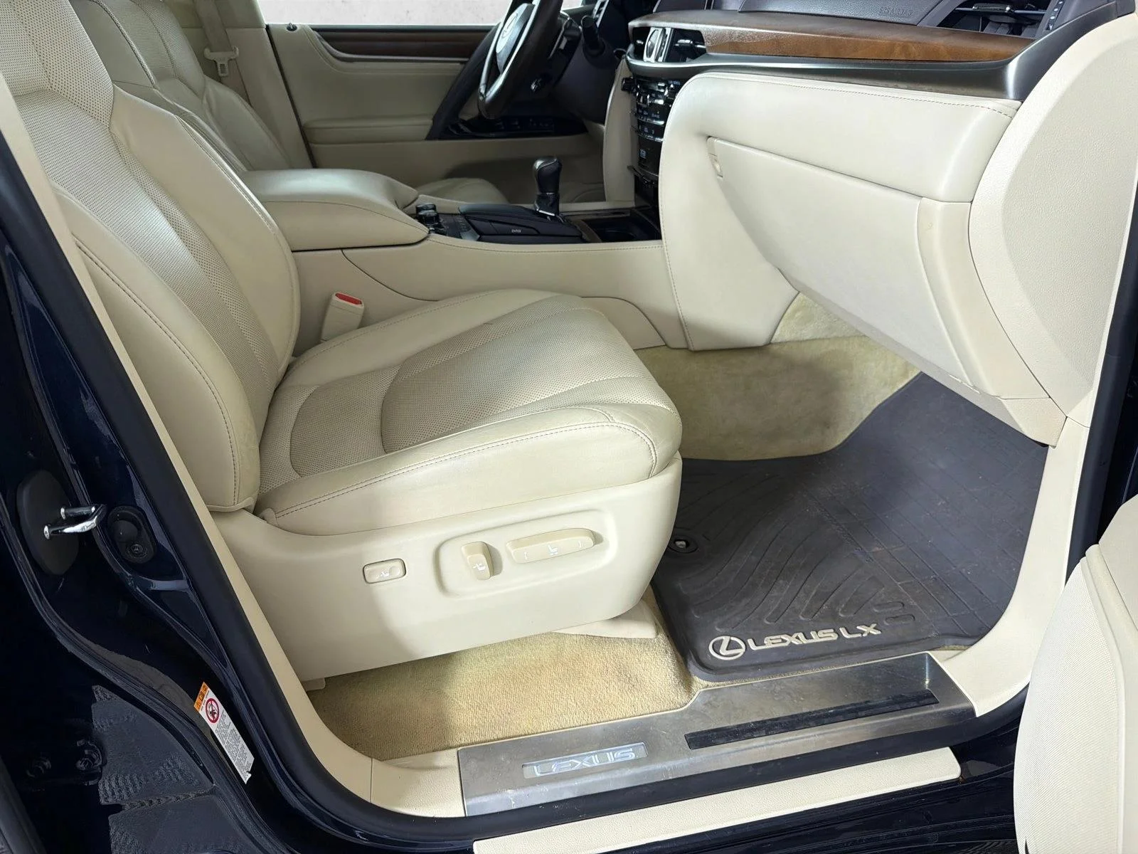 Used 2019 Blue Lexus LX 570 image 29